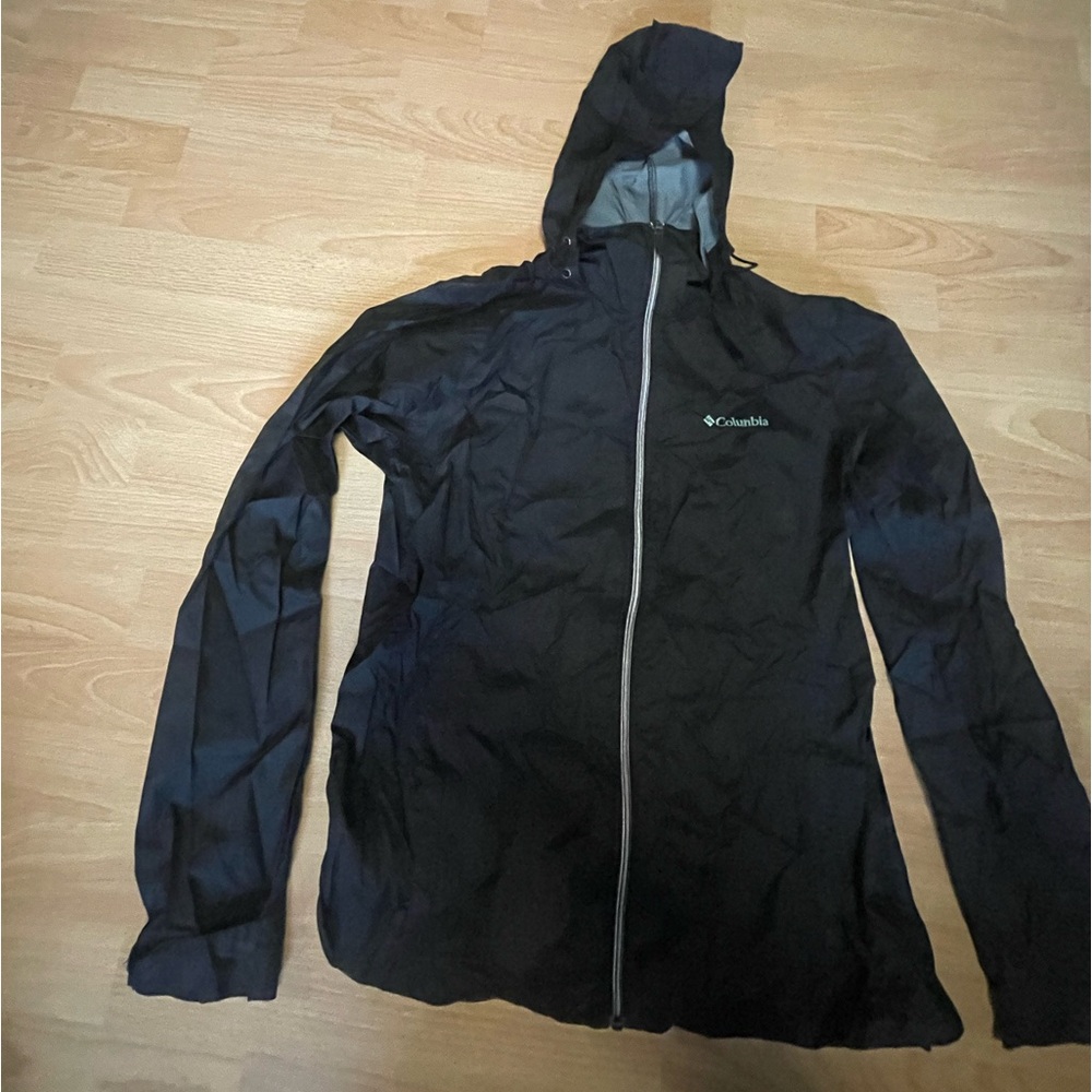 Columbia women’s rain jacket size small.